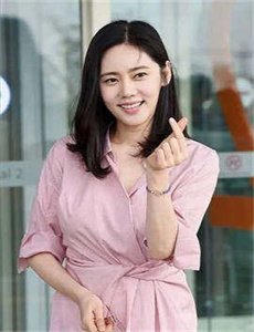 《尾崎娜娜》