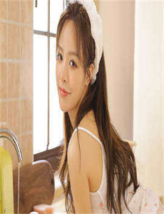 《老人玩小处雌女HD另》